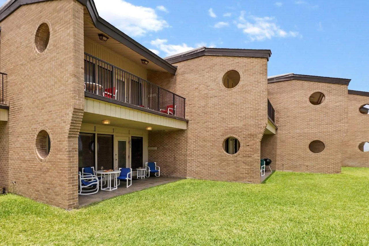 Ground Floor Beachfront Beauty! Steps To The And Pool *