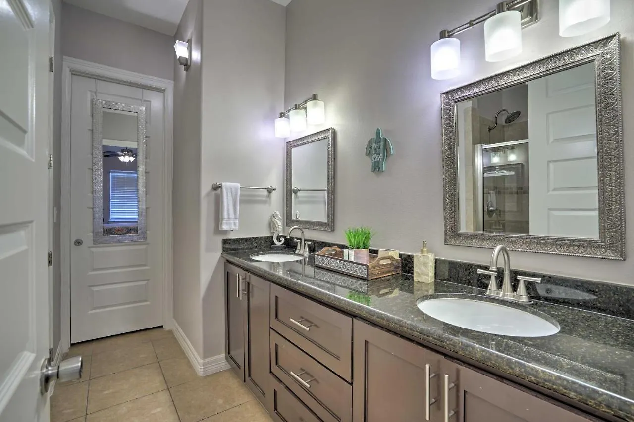 Updated Fiesta Isles With Bay Views And Pool! * South Padre Island