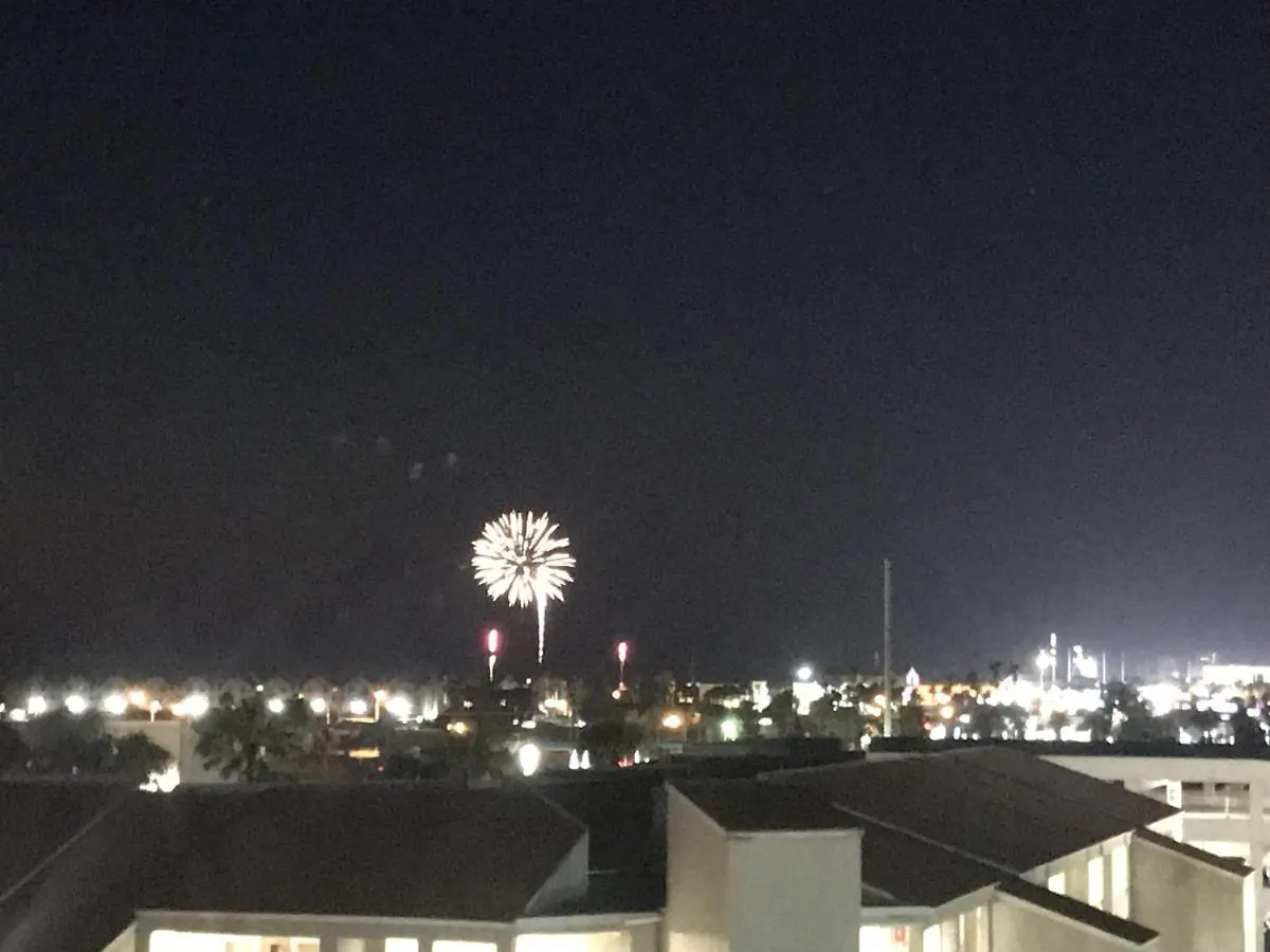 Relaxing Condo, Great Location, 3 Minute Walk To The * South Padre Island