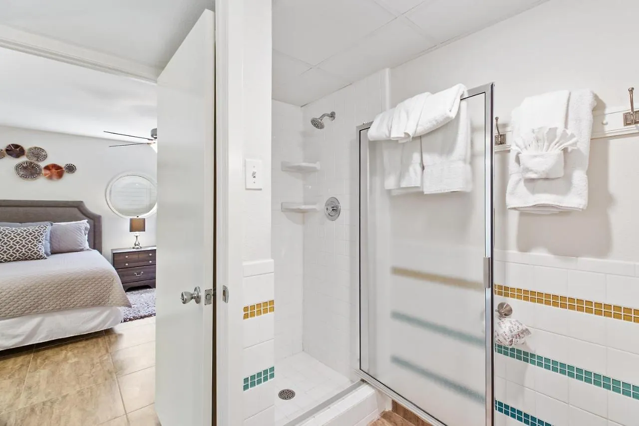 Tatil Evi Ground Floor, Spacious Patio And Only Steps Away From Beach And Pool! South Padre Island