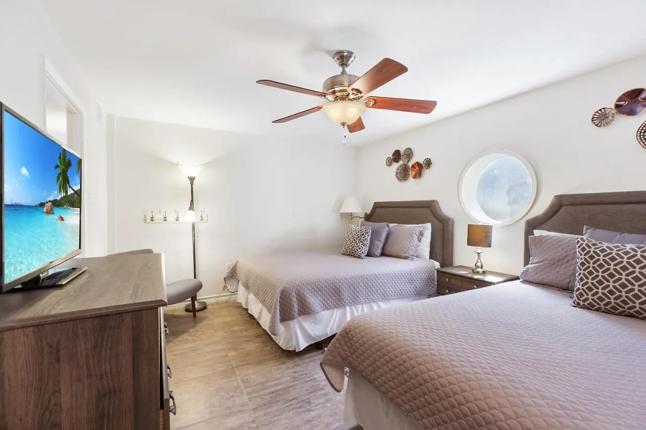 Ground Floor, Spacious Patio And Only Steps Away From Beach And Pool! Tatil Evi *