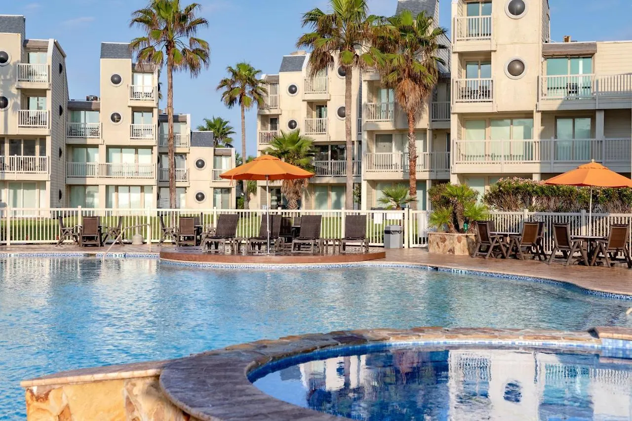 Holiday home Perfect Big Family Getaway! Spectacular Large Balcony Overlooking The Pool Beachfront