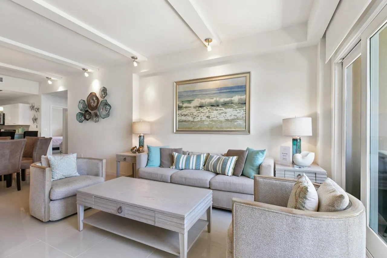 Holiday home Perfect Big Family Getaway! Spectacular Large Balcony Overlooking The Pool Beachfront *