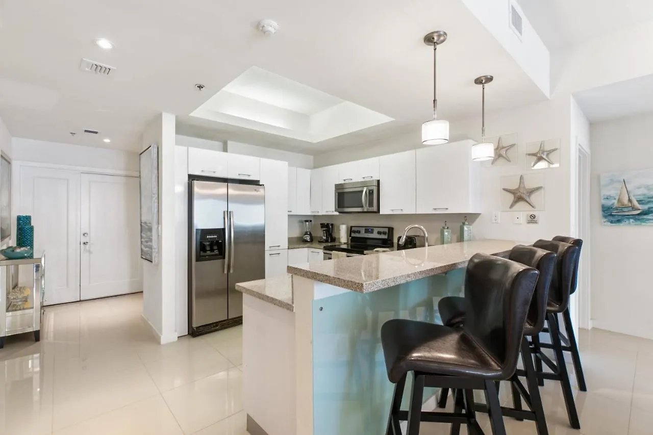 Perfect Big Family Getaway! Spectacular Large Balcony Overlooking The Pool Beachfront Holiday home *