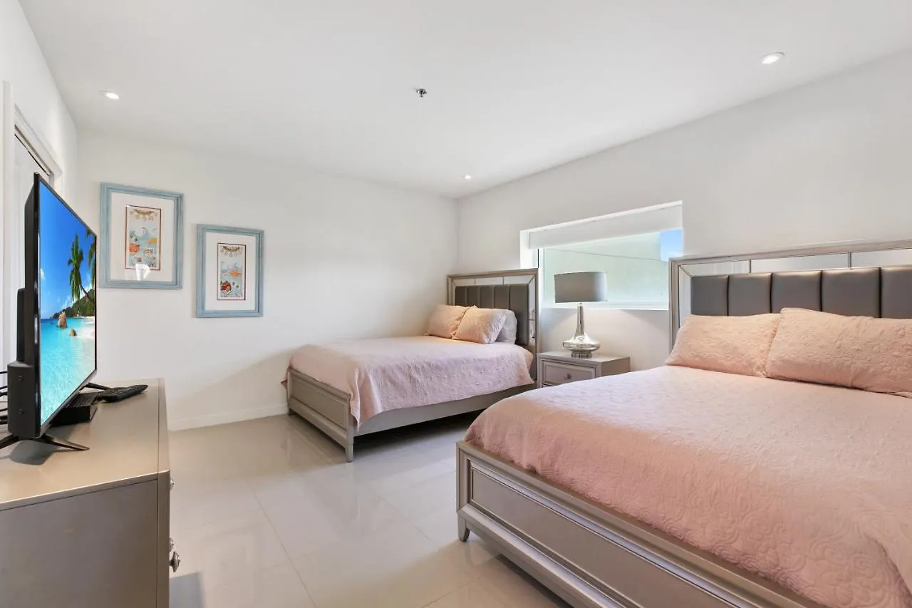 Perfect Big Family Getaway! Spectacular Large Balcony Overlooking The Pool Beachfront South Padre Island