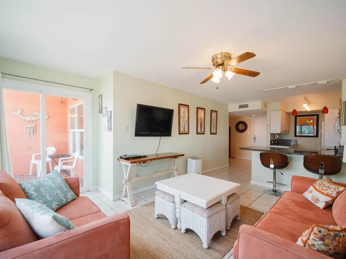 Relaxing Condo, Great Location, 3 Minute Walk To The Apartment South Padre Island