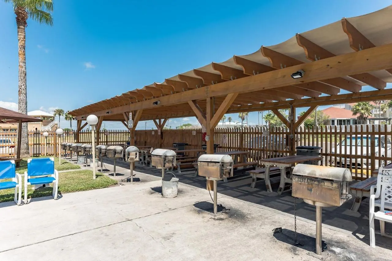 Charming 1 Bedroom, 3 Minute Walk To The * South Padre Island