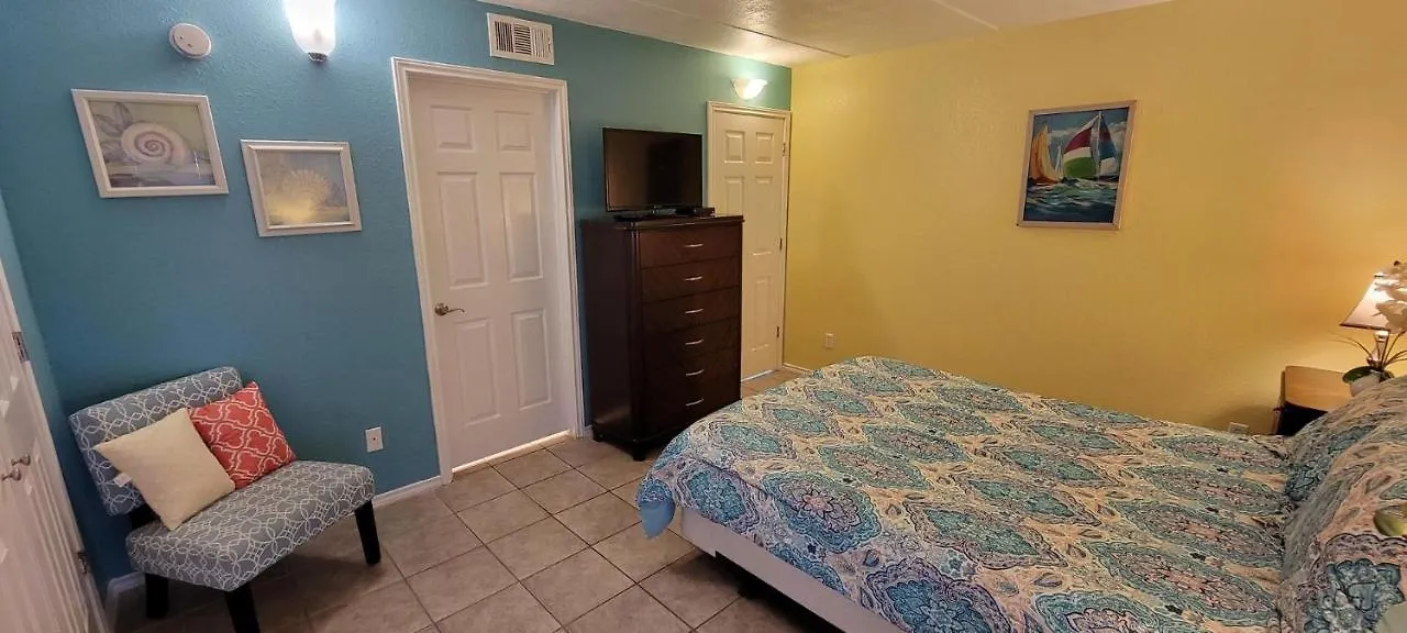 Apartment Spotless Updated With Pool - Habitat Unit 7