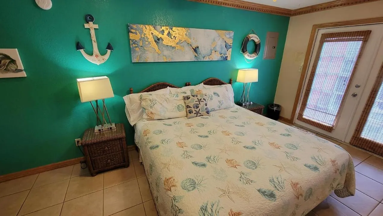 Cozy 2 Bedroom With Big Pool - Campeche Triplex Unit C South Padre Island