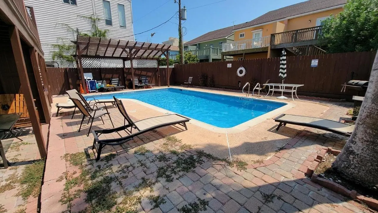 Large 3 Bedroom With Big Pool - Campeche Triplex Unit A * South Padre Island