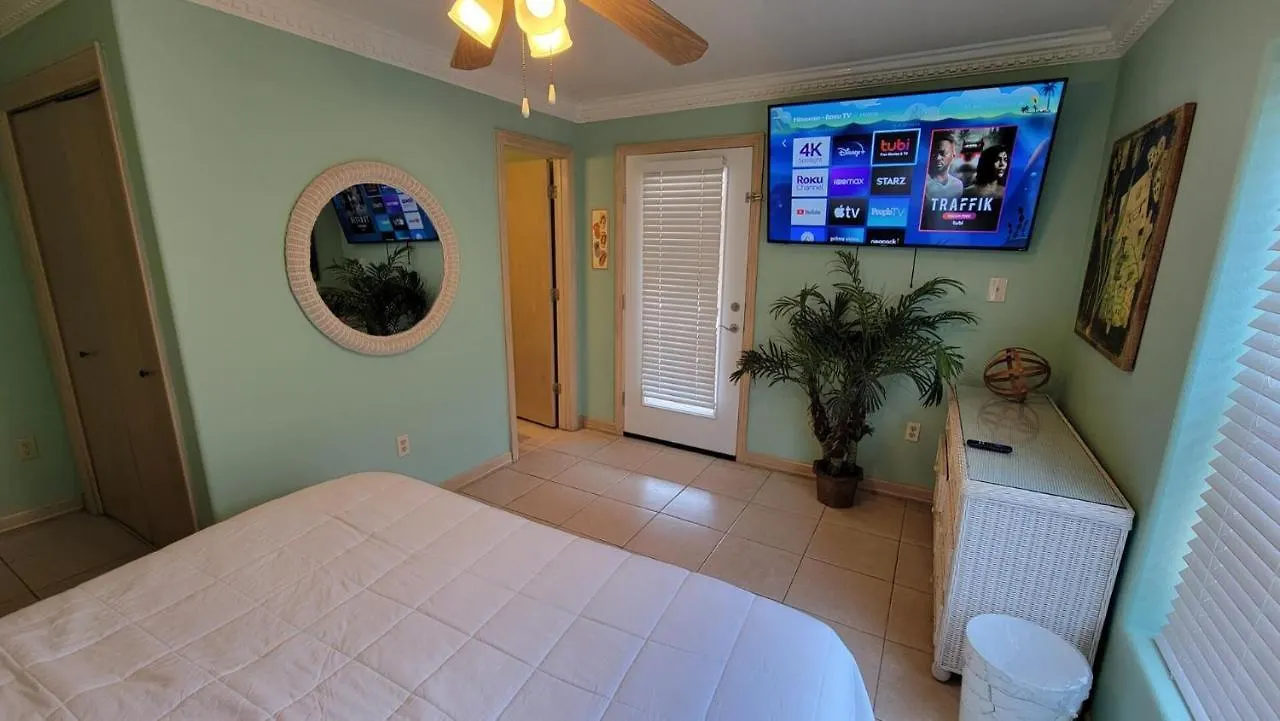 Large 3 Bedroom With Big Pool - Campeche Triplex Unit A * South Padre Island