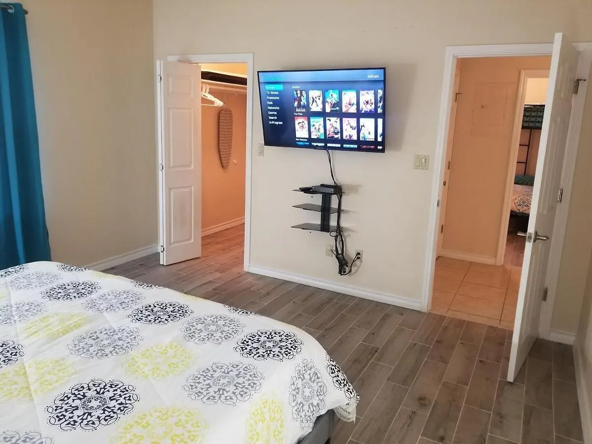 Apartment Walk To With Pool Unit C - Island Morning Sun 3 *
