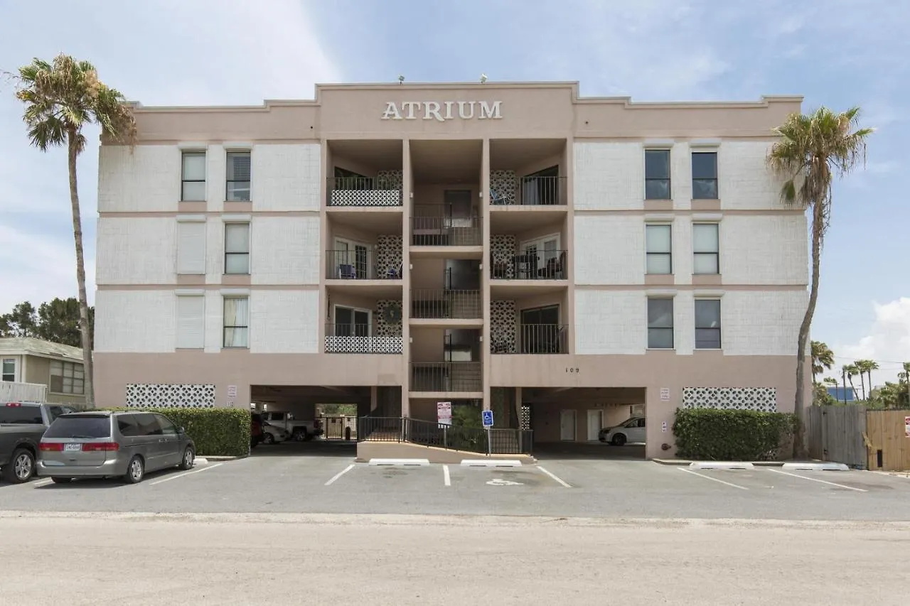 Apartment Walk To House In Heart Of Entertainment District - Atrium Unit 102 *