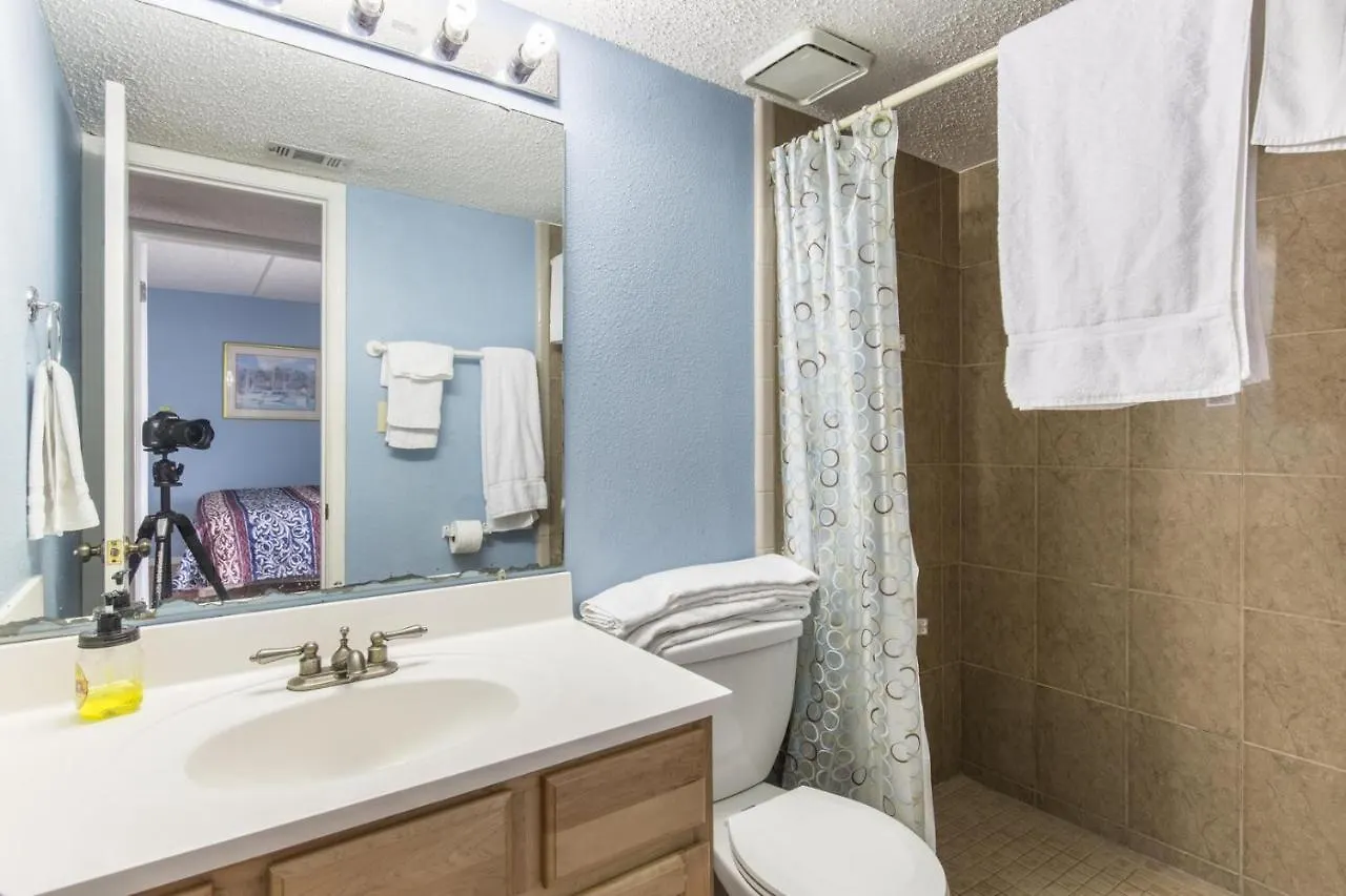 Walk To House In Heart Of Entertainment District - Atrium Unit 102 Apartment *