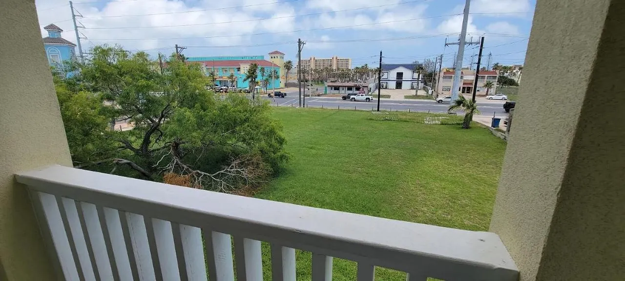 Overlooks Pool, Easy Walk To Unit D - Island Morning Sun 4 * South Padre Island