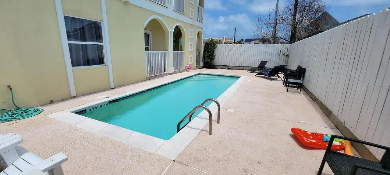 Apartment Overlooks Pool, Easy Walk To Unit D - Island Morning Sun 4