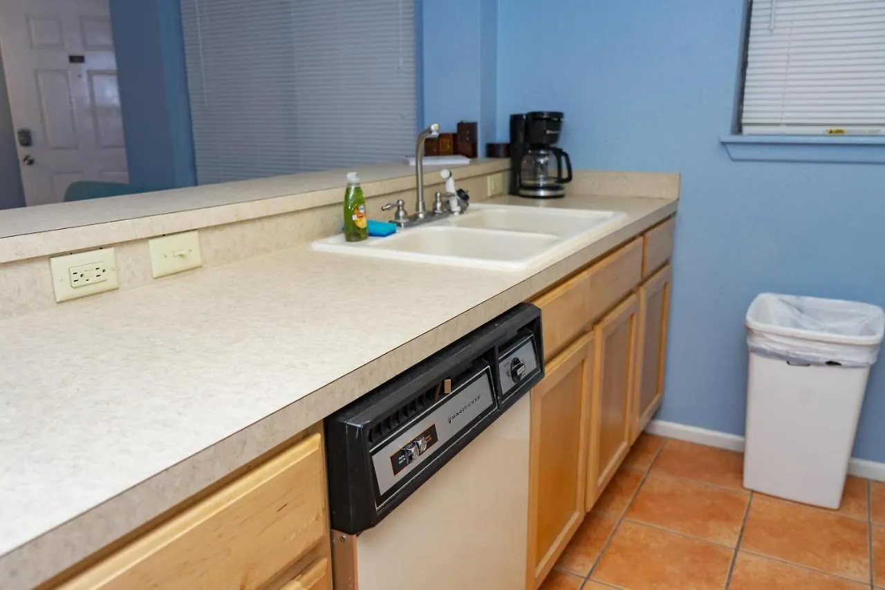 Apartment Walk To House In Heart Of Entertainment District - Atrium Unit 102