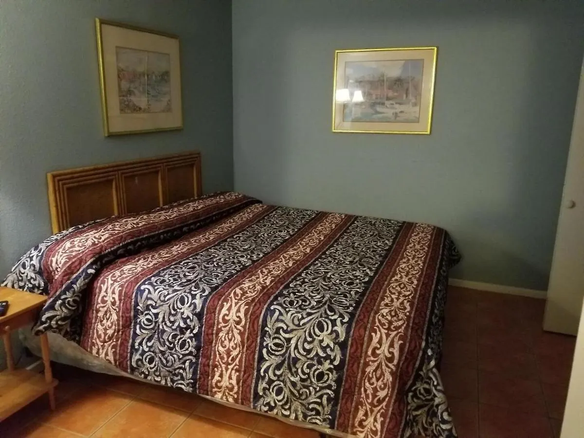 Walk To House In Heart Of Entertainment District - Atrium Unit 102 South Padre Island