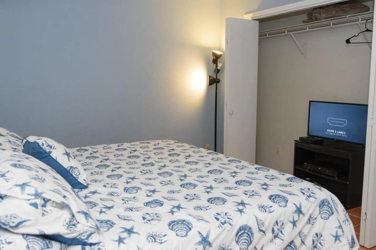 Walk To House In Heart Of Entertainment District - Atrium Unit 102 South Padre Island