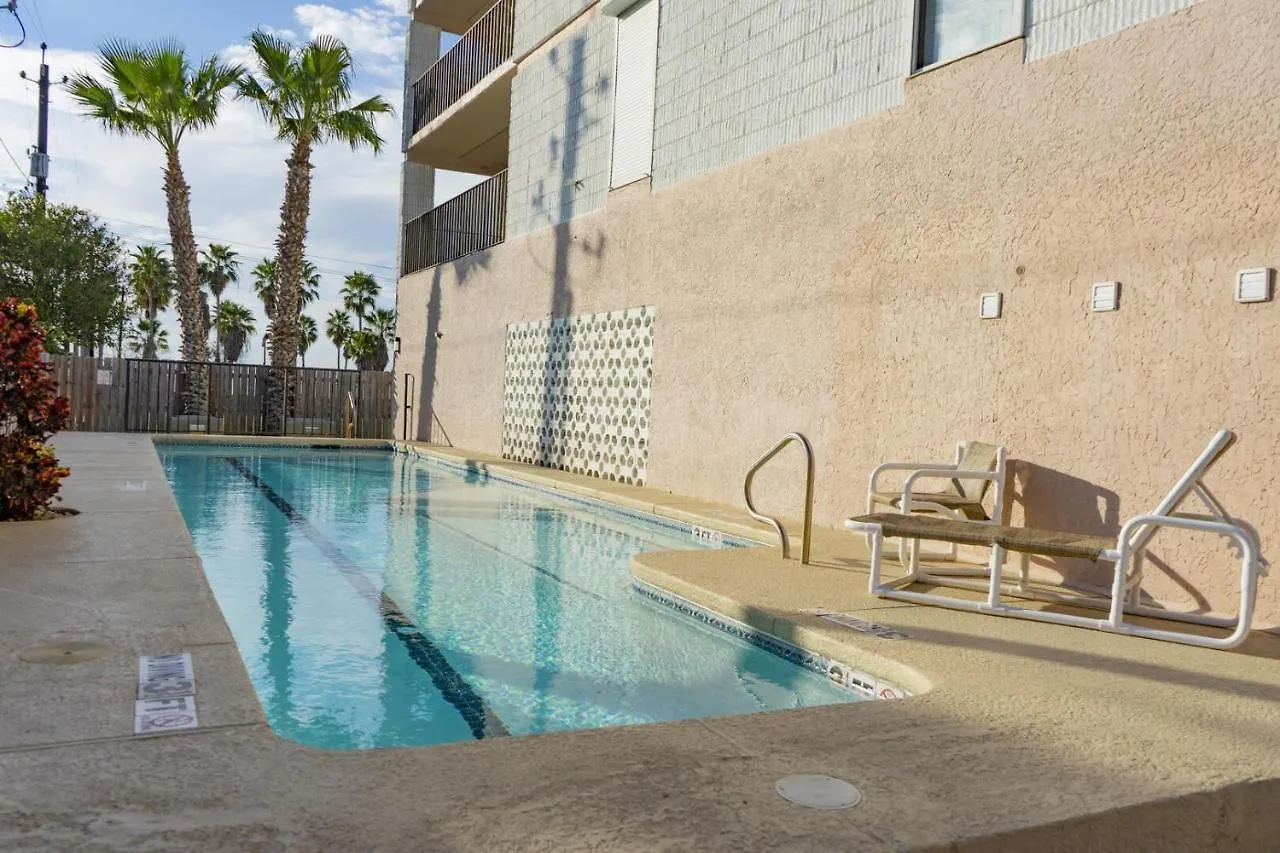 Walk To House In Heart Of Entertainment District - Atrium Unit 102 Apartment South Padre Island