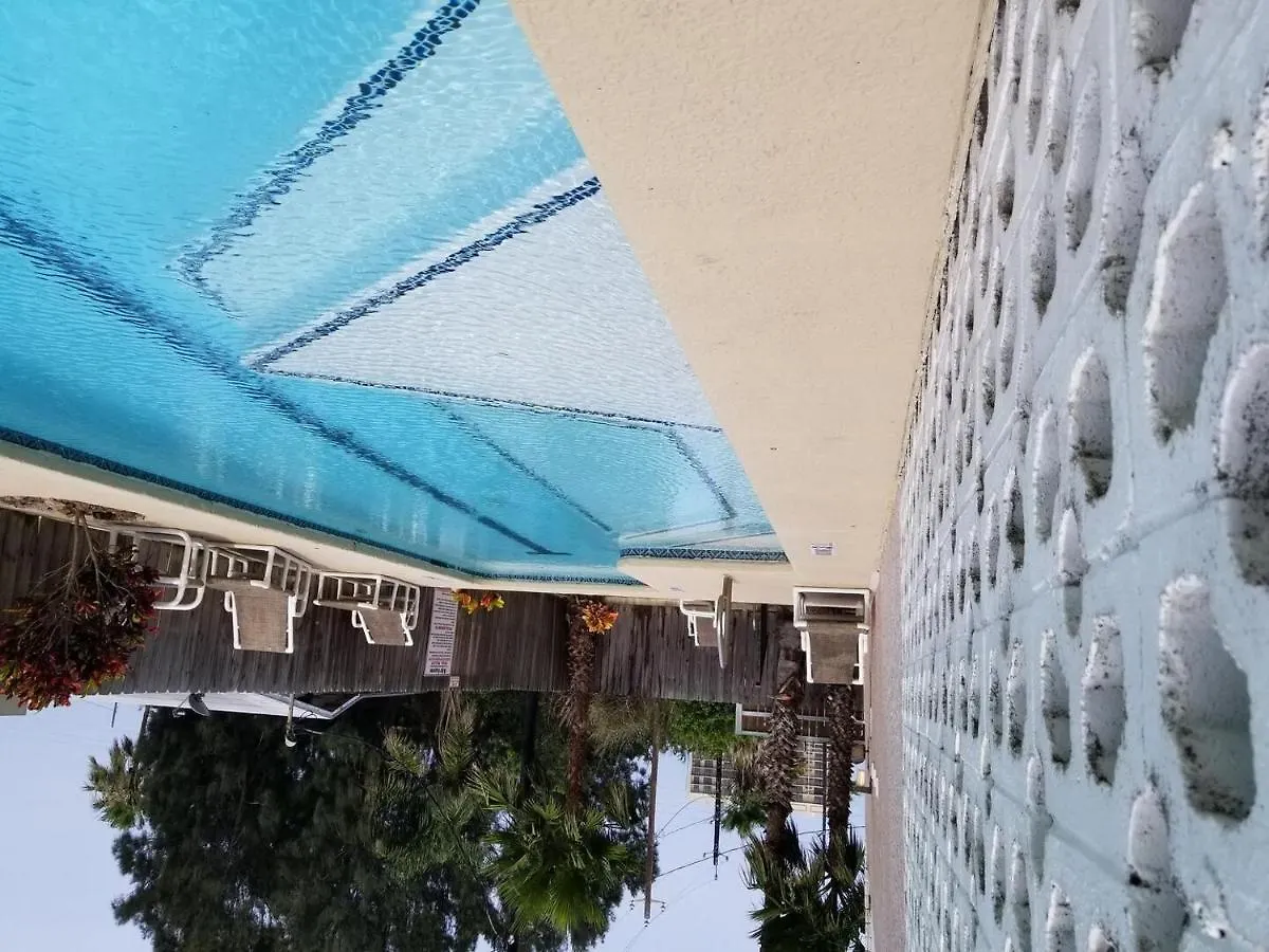 Walk To House In Heart Of Entertainment District - Atrium Unit 102 Apartment South Padre Island