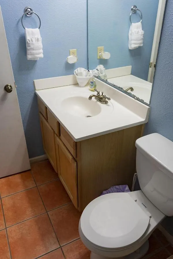 Walk To House In Heart Of Entertainment District - Atrium Unit 102