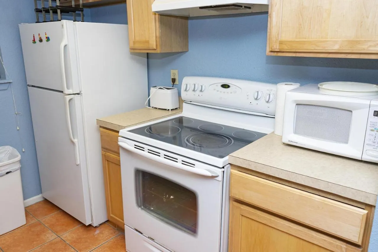 Walk To House In Heart Of Entertainment District - Atrium Unit 102 Apartment