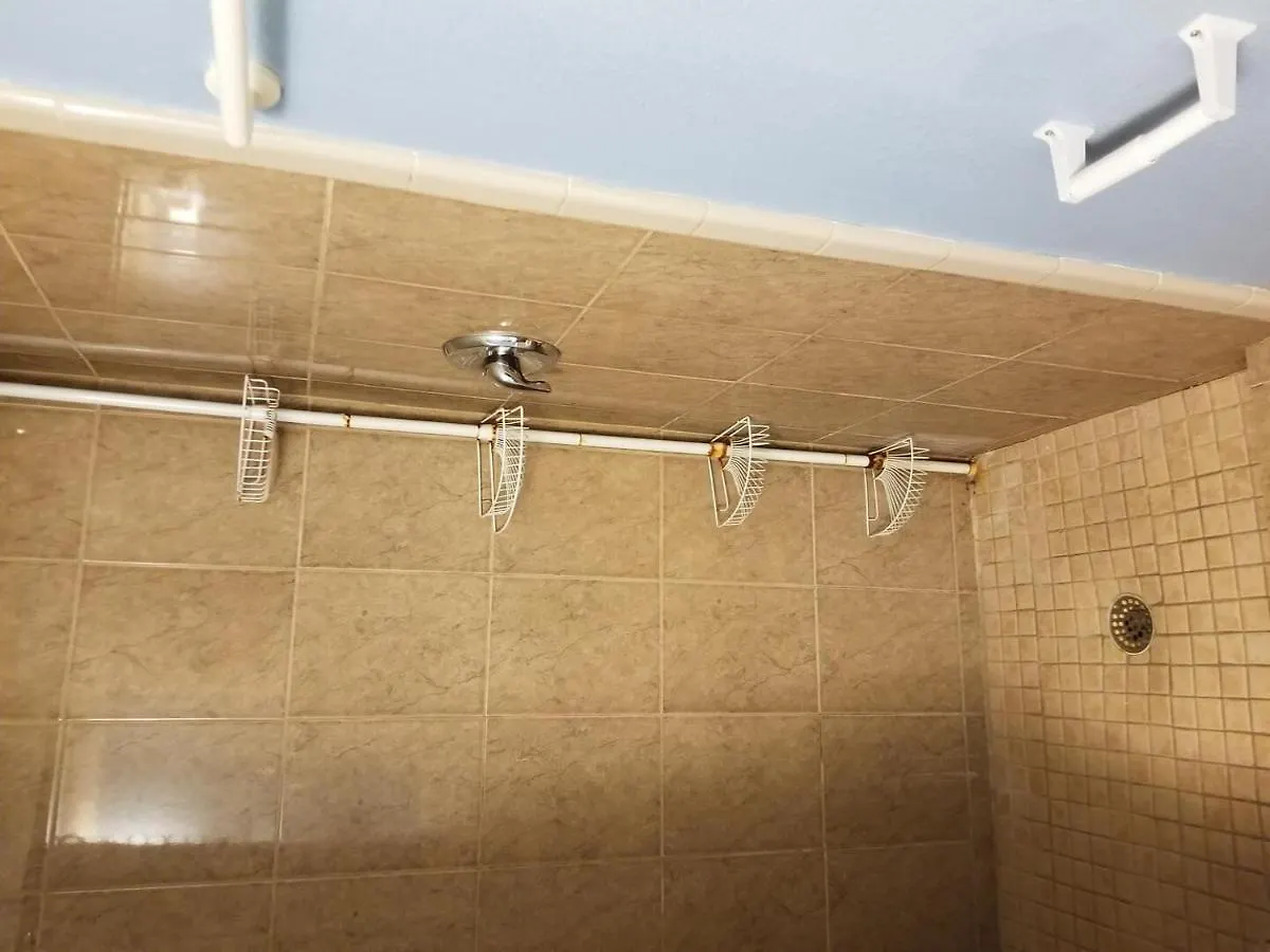 Walk To House In Heart Of Entertainment District - Atrium Unit 102 *