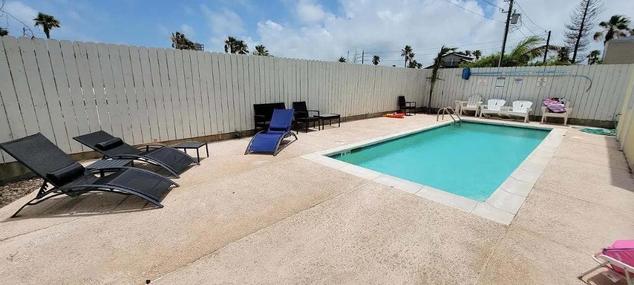 Apartment Overlooks Pool, Easy Walk To Unit D - Island Morning Sun 4