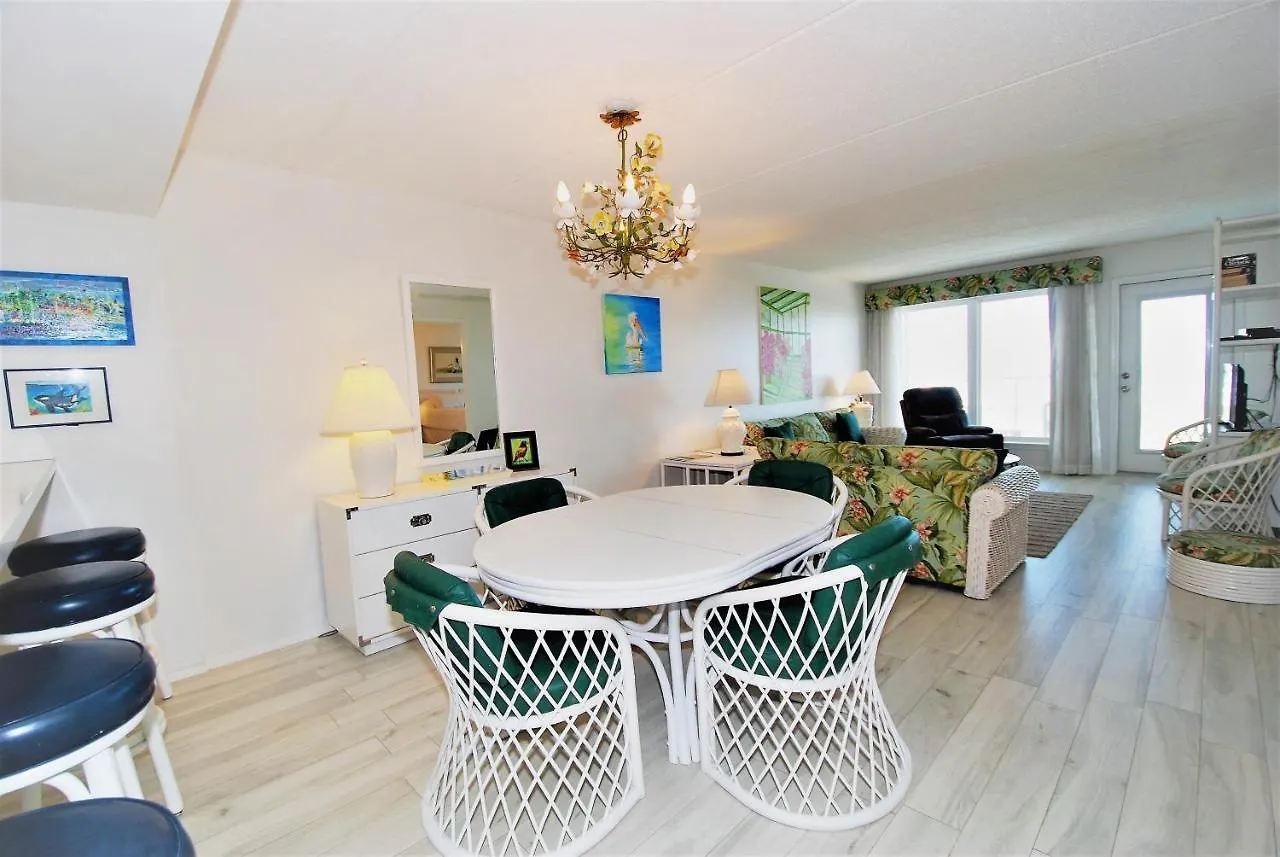 Edgewater Unit #303 Apts