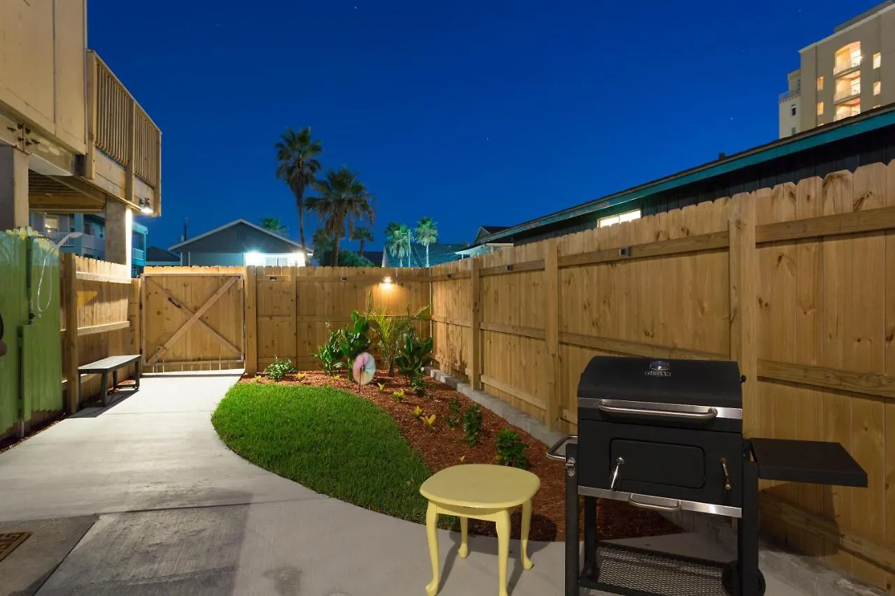 House Of Neptune Steps From The Sea And Private Pool South Padre Island