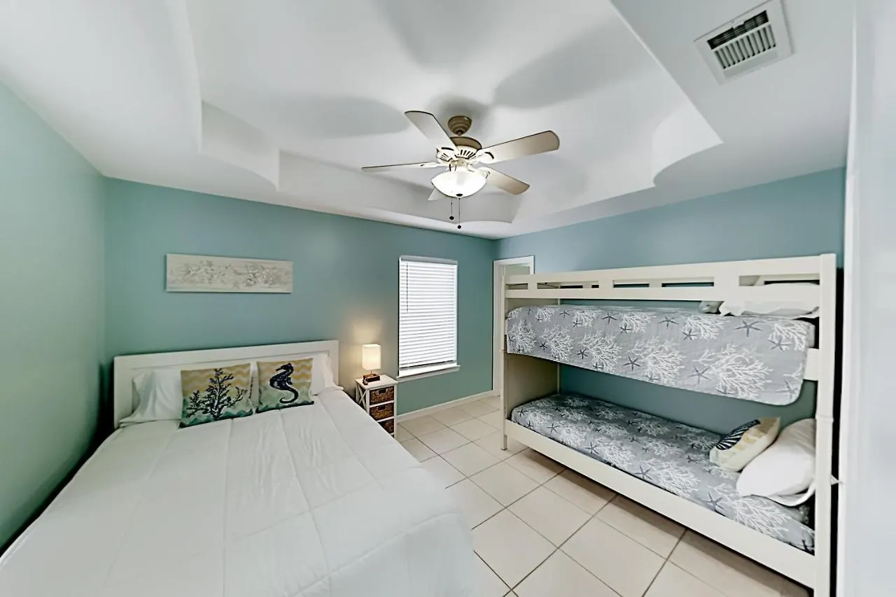 Island Escape & Huisache Townhome Holiday home