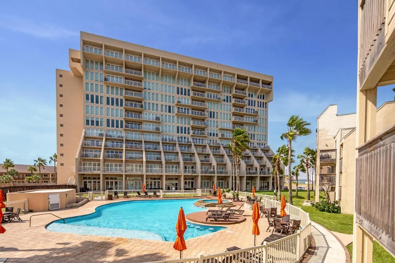 Ground Floor Cozy Seconds From The Beach With Private Terrace *