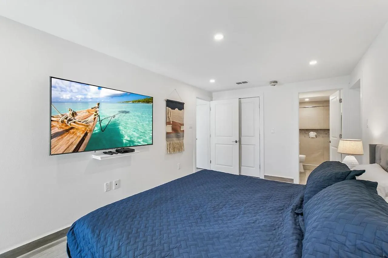 Holiday home Fully Renovated Steps From The With Ocean View Balcony South Padre Island