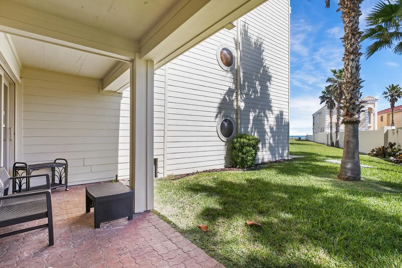 Ground Floor Cozy Seconds From The Beach With Private Terrace בית נופש