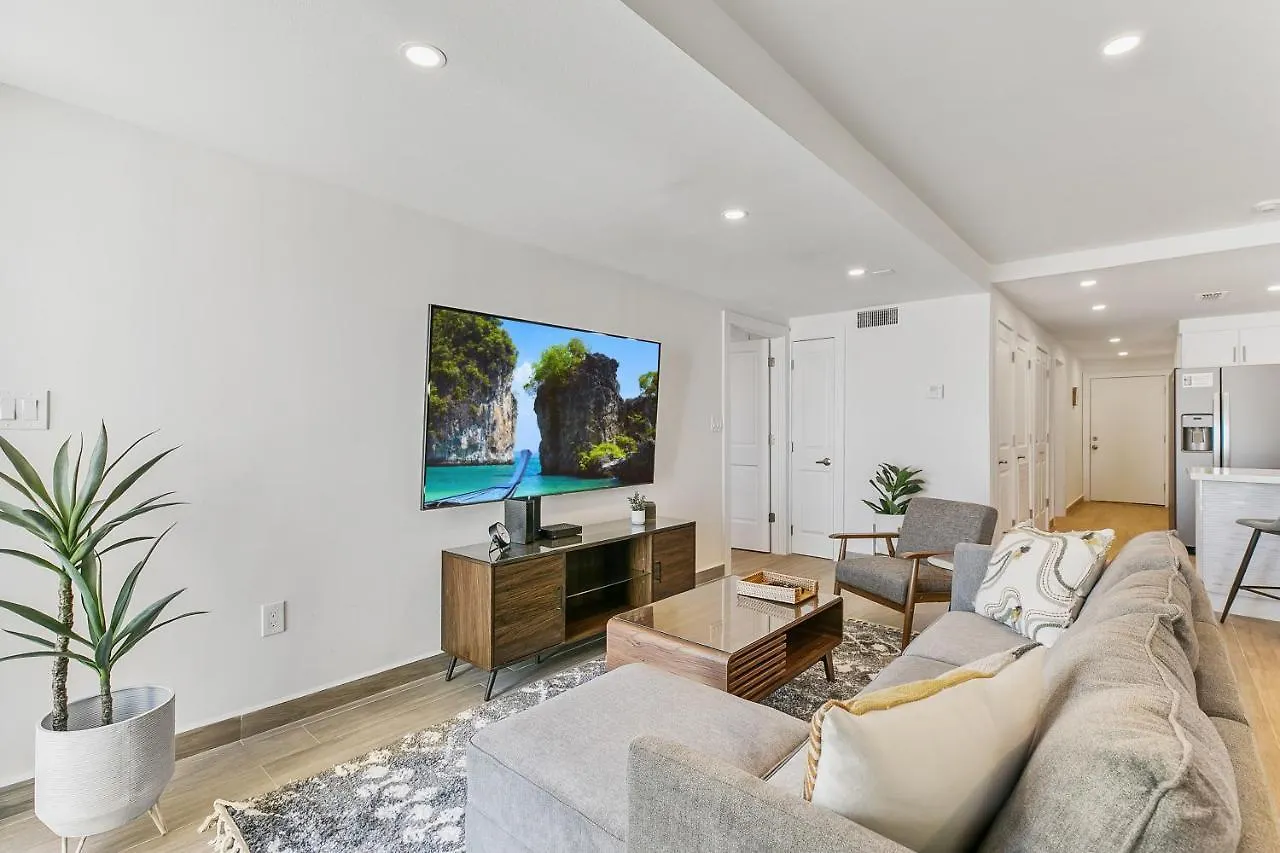 Holiday home Fully Renovated Beachfront With Picture Perfect Ocean Views *