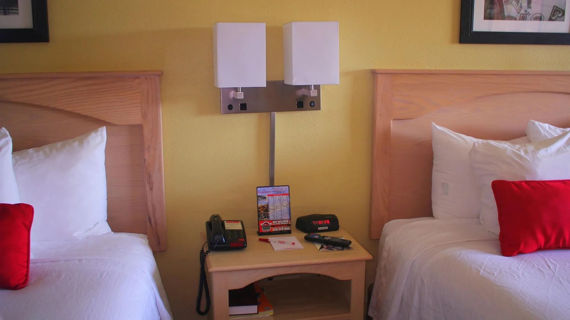 Ramada By Wyndham & Motel 2*