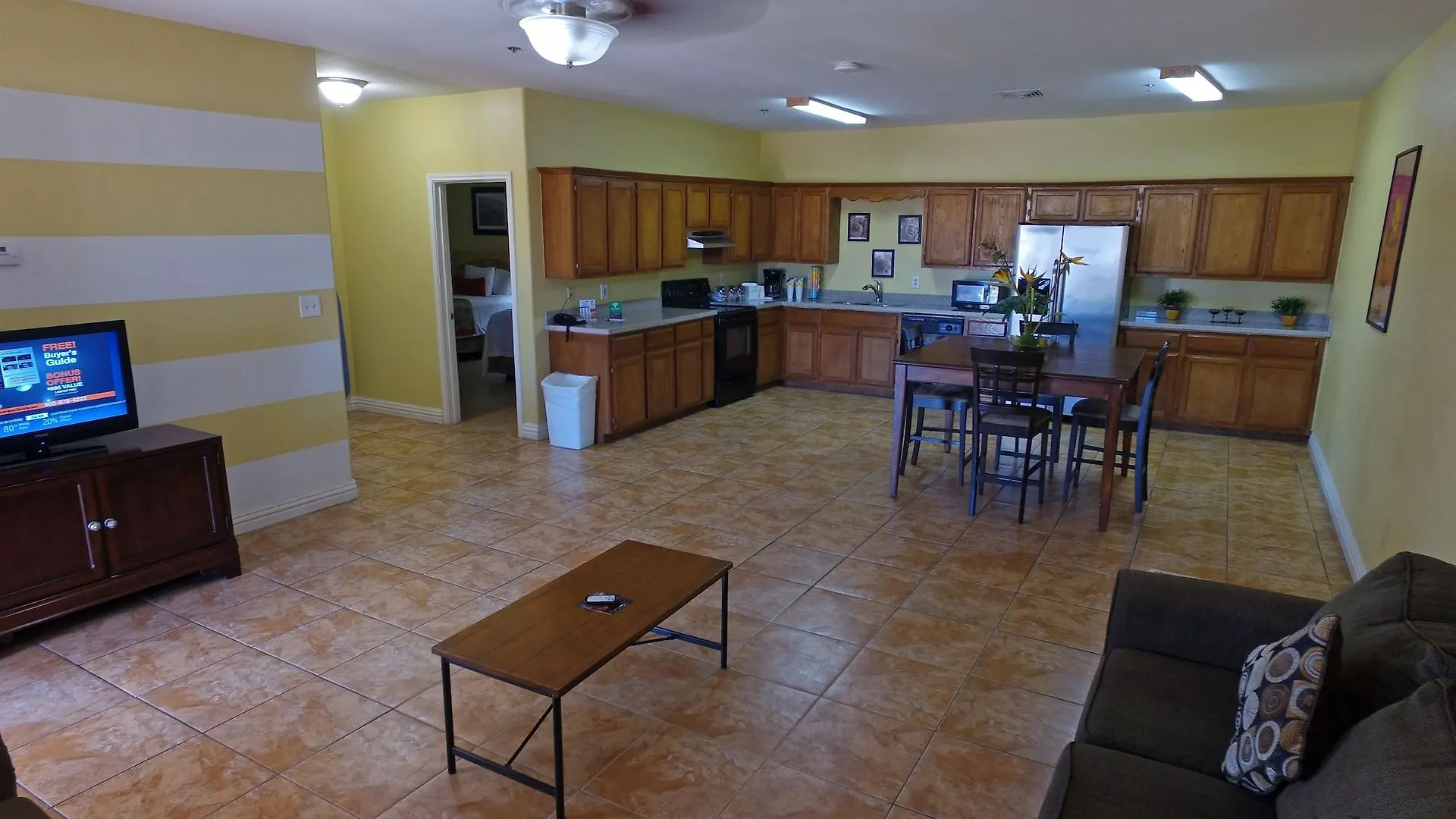 Ramada By Wyndham & 2*