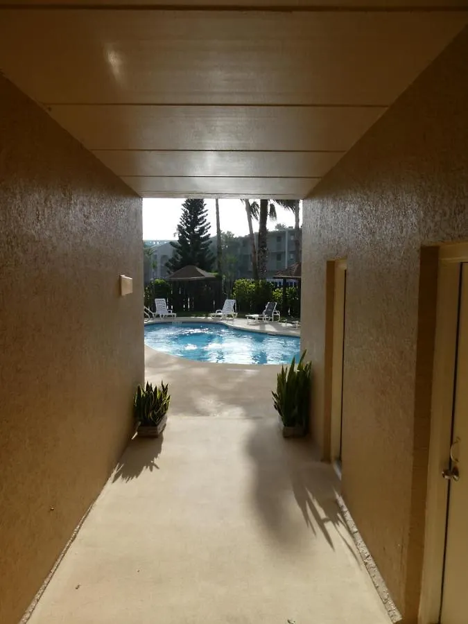 Beachside Bungalow: Surfside I #104 南帕诸岛