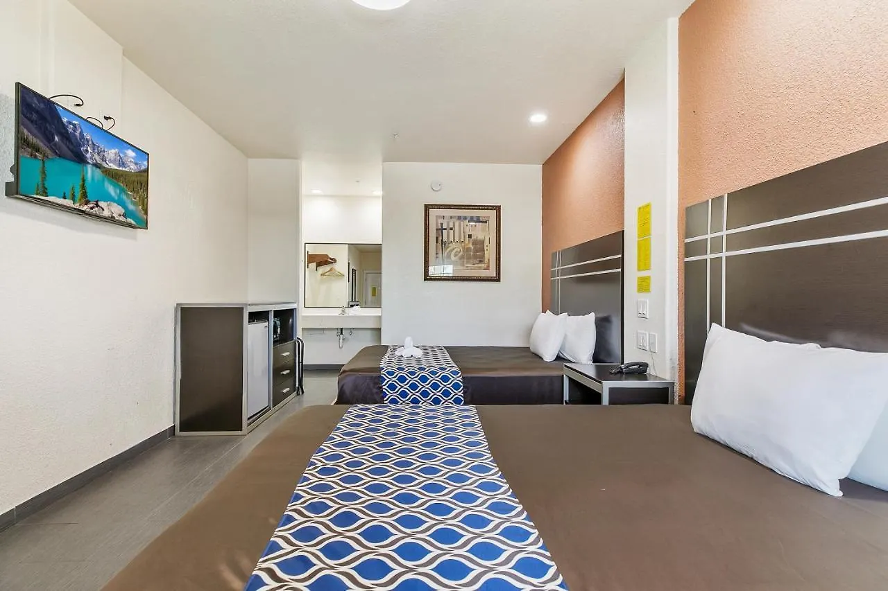 Hotel Lighthouse 2*