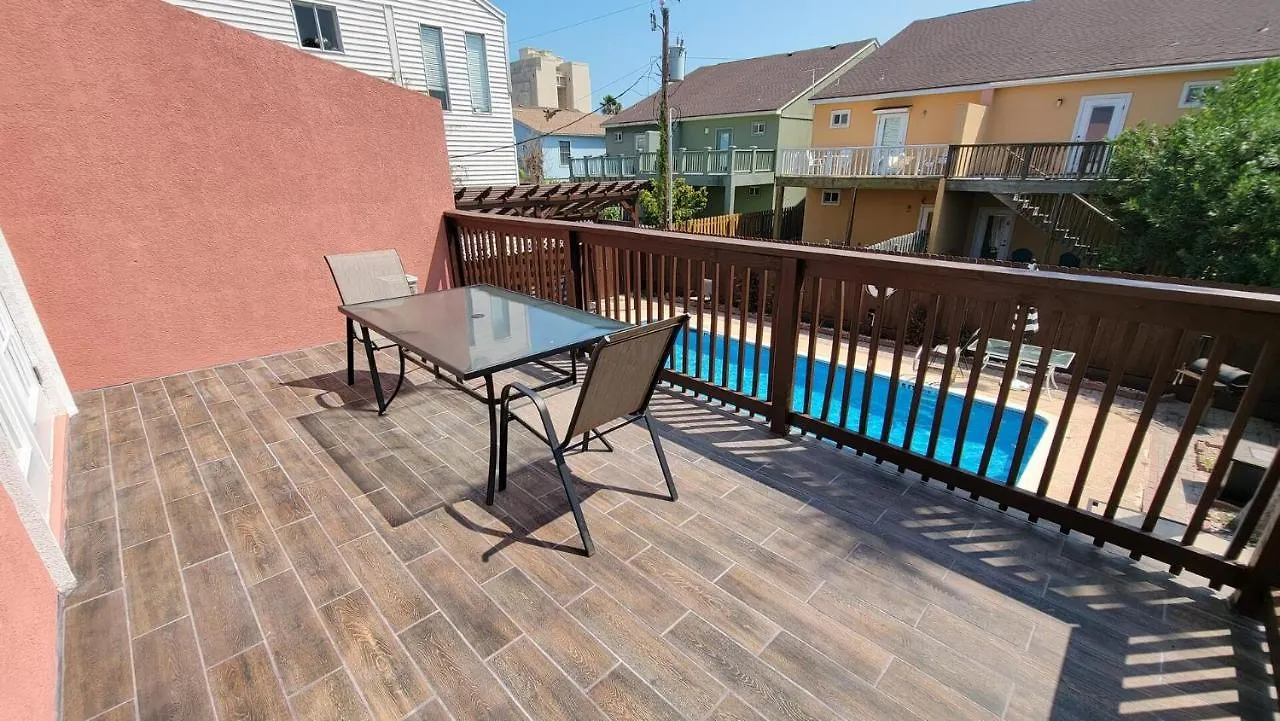 Campeche Triplex Unit C *