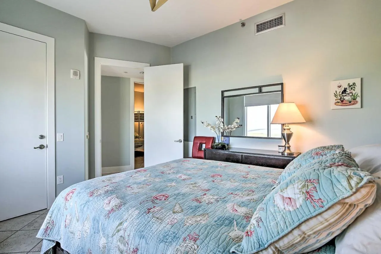 Retreat With Access! Apartment