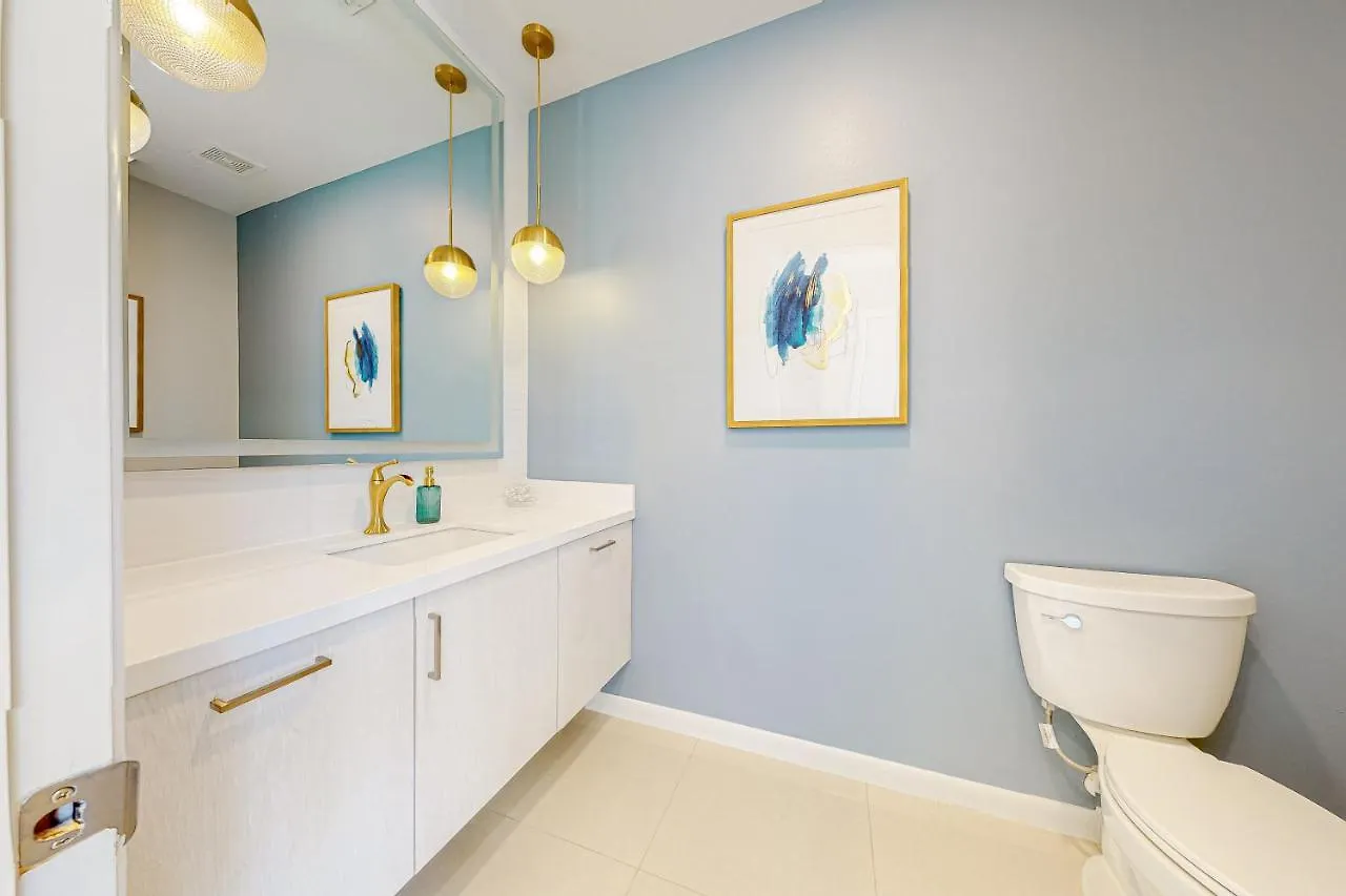 Dolphin Paradise Unit A *