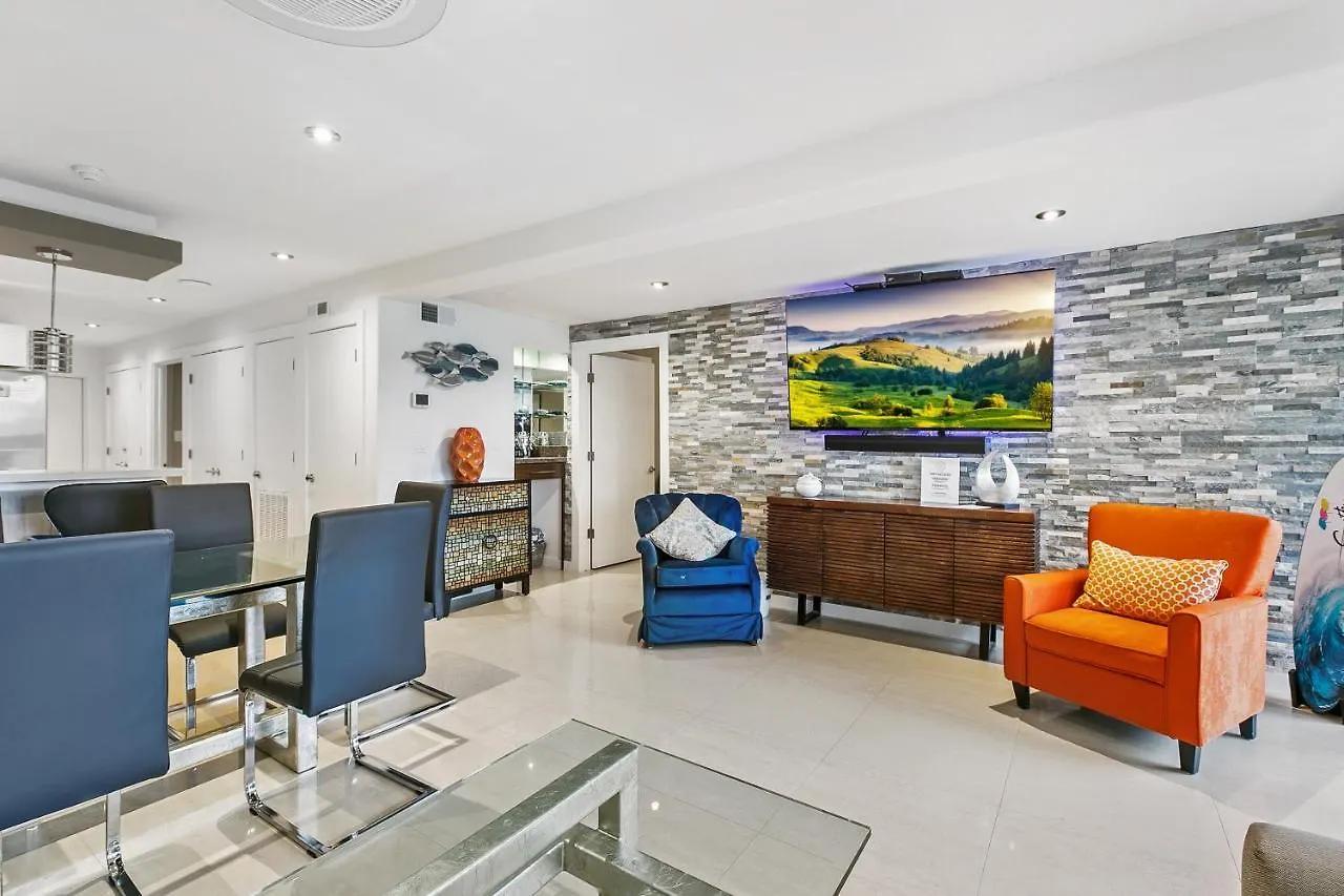 Newly Decorated In Beautiful Beachfront Holiday home *