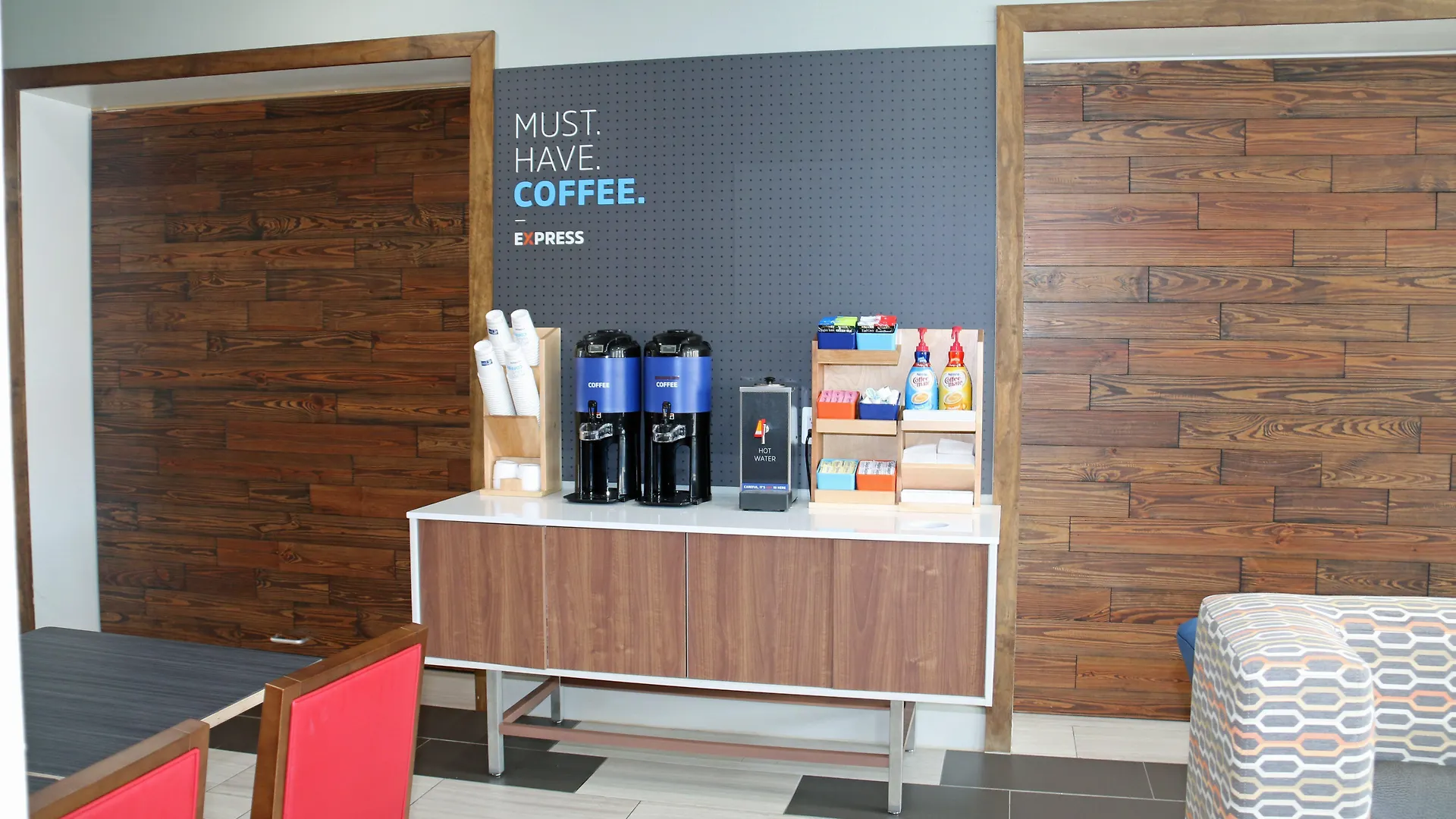 Express And By Ihg אתר נופש