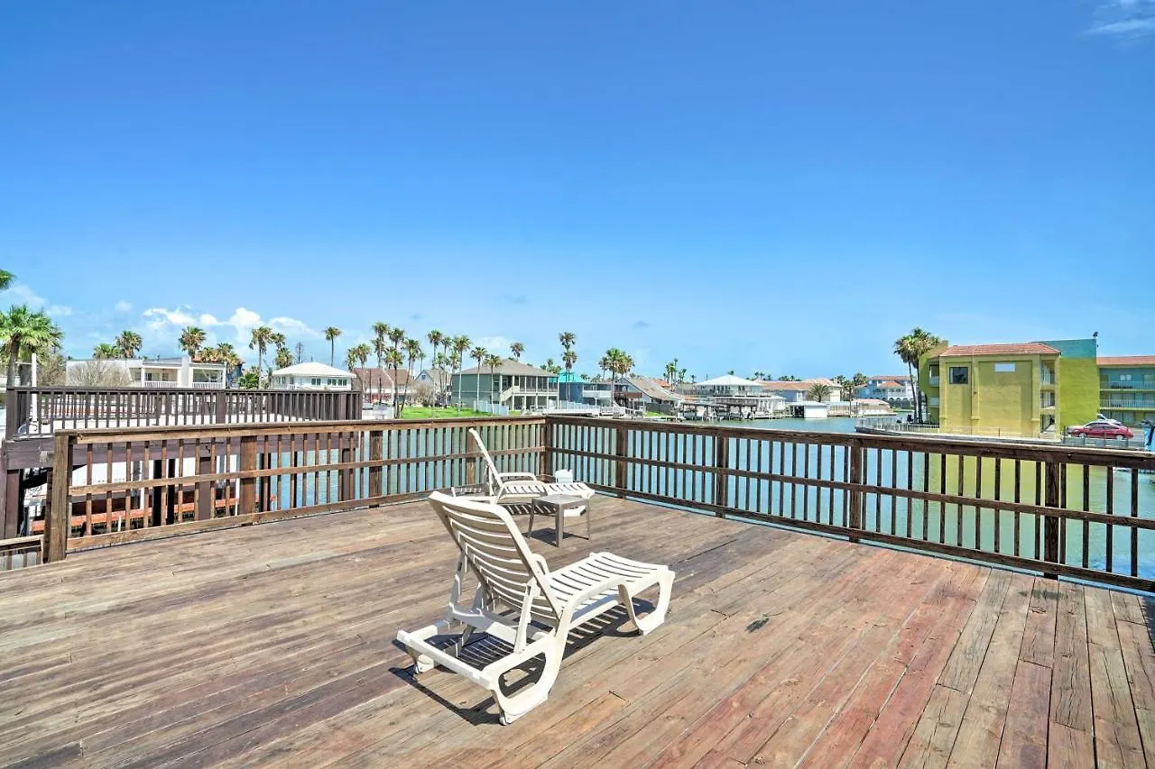 Updated Fiesta Isles With Bay Views And Pool! Apartment *