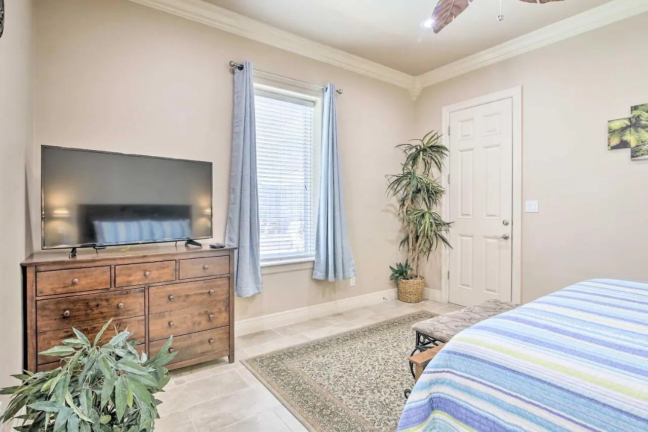 Apartment - 200 Ft To Beach! South Padre Island