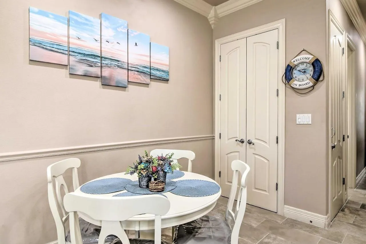 Apartment - 200 Ft To Beach! South Padre Island