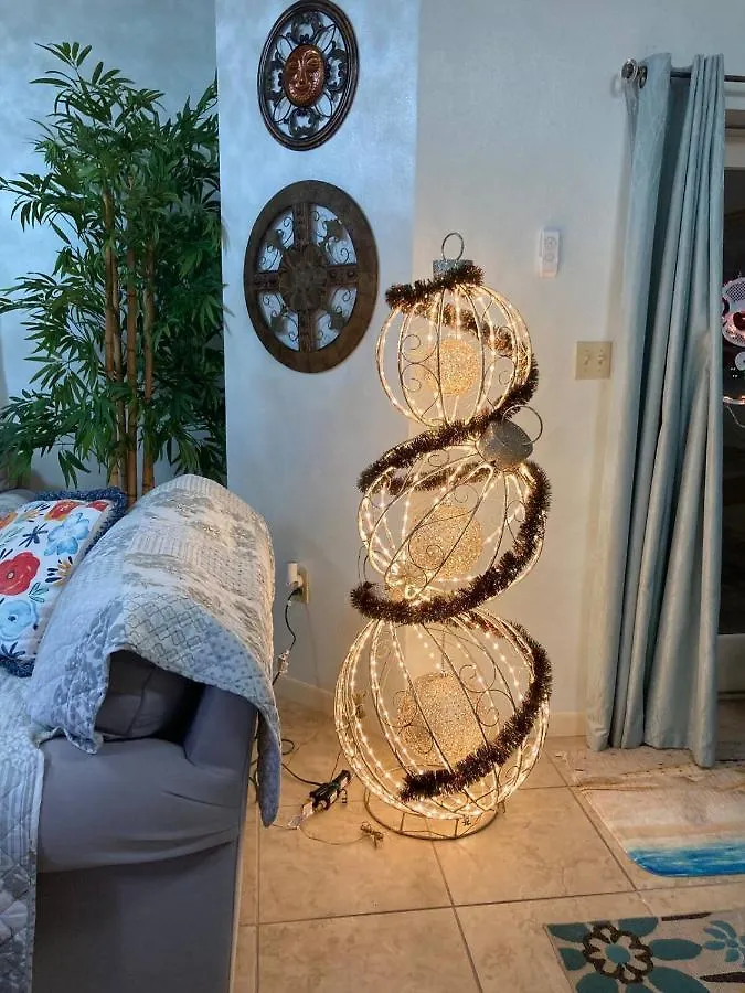 Cozy & Spacious 10min Walk To Guest house South Padre Island
