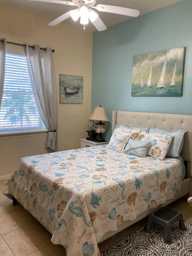Cozy & Spacious 10min Walk To South Padre Island